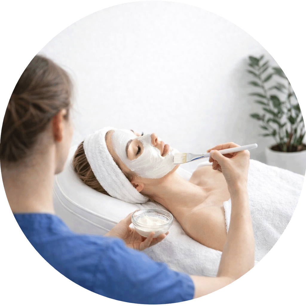 Relaksująca aplikacja maseczki na twarz